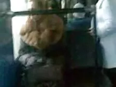 Puta en su oficina está encantada de tener una gran polla dentro de ella