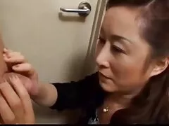Chica atada con melones jugosos follada por el culo por un hombre dominante