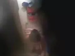 Dos hermosas estrellas porno japonesas folladas en esta sesión grupal