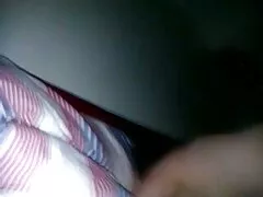 El hombre tiene dinero que intercambia con éxito por follar