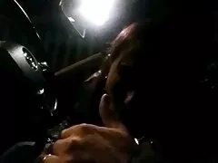 La madura Erica Lauren comparte una polla con Carmen McCarthy