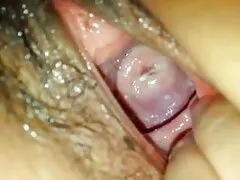 Belleza milf chupa una polla en POV y se inclina para echar un polvo