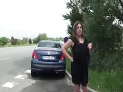 Dos adorables damas son folladas bien por un chico trabajador