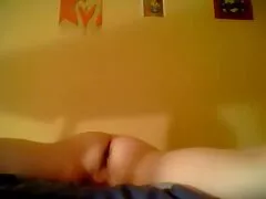 Dos freaky reinas del porno jugando con sus juguetes sexuales