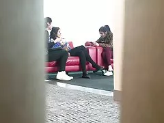 Flaco no permite que el hombre le folle el coño sino el culo
