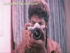 Dos pollas negras penetran a una chica en un trío ante nosotros