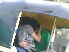 Joven con acción lésbica vieja por una nena juguetona y una dama madura