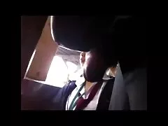 Rubia mimada buscadora de oro engaña a su marido con un semental más joven