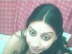 Vídeo porno en el que unos cabrones penetran dos veces a una guapa japonesa