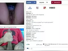 Puta sexy acordó tener sexo con un amigo solo para recibir algo de dinero