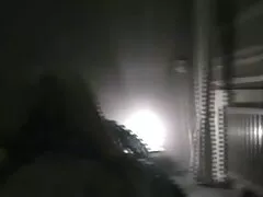 Delgados amigos follando en un sensual trío FFM