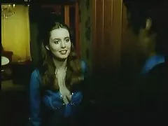 Asiática encantadora recibe una polla dura en esta escena hardcore