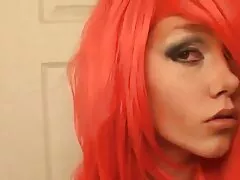 Nena provocativa Candice Dare con el coño afeitado analizado