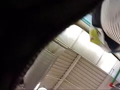 Algunos culos se abren fácilmente, así que el hombre solo tiene que follar con su dueño